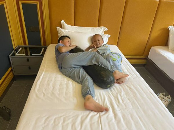 聚宝盆 重庆三伏天“抱瓜而眠”成新宠&#32;“瓜”送清凉，睡醒还能带走！